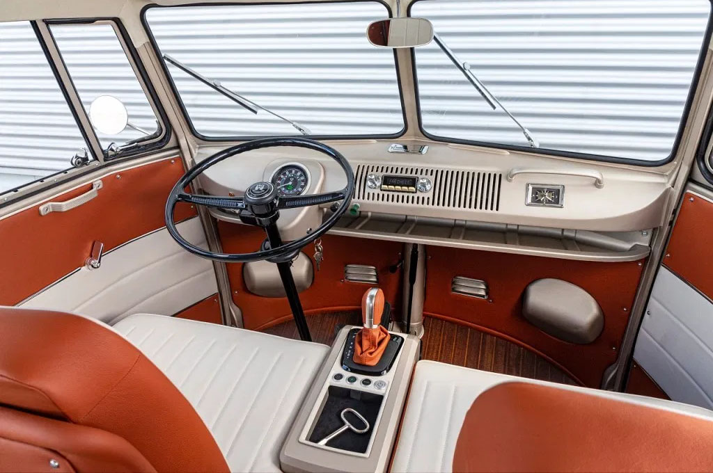VW T1 Bulli Cockpit. Foto © eClassics