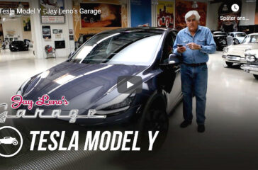 Jay_Leno_in_his_legendary_garage