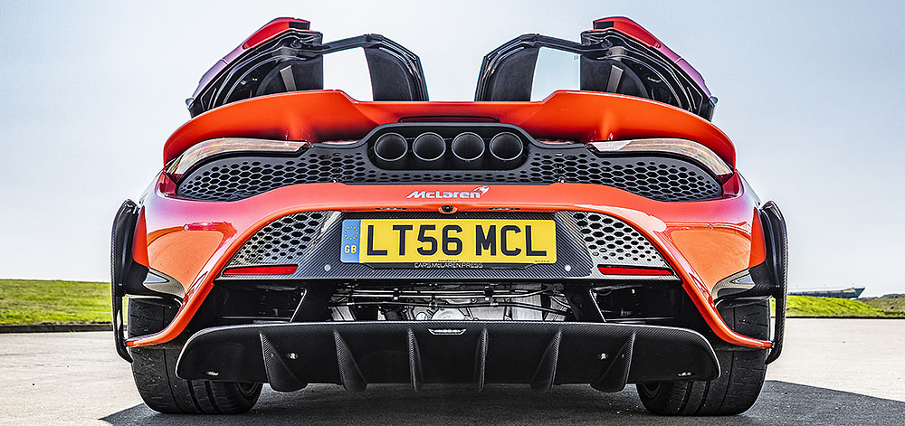 Der Motor thront jetzt unter einer neuen Abdeckung mit auffälligen Kühllöchern. Foto: McLaren