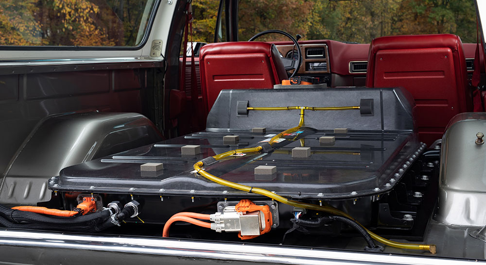 Power for the 1977 K5 Blazer-E is supplied by a 400-volt Bolt EV