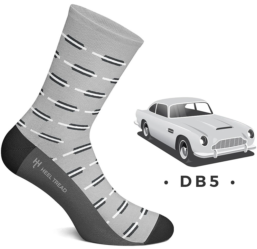 Eine Reminiszenz an den DB5 gelingt auch deutlich günstiger und mit Socken. Foto: Heel Tread