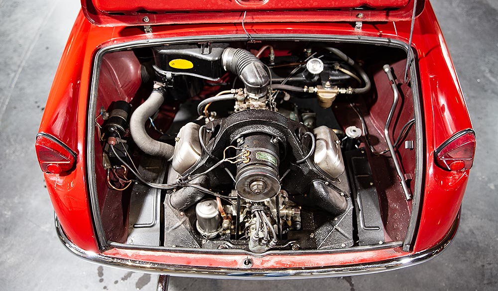 Der Motor des Mazda R360 leistet 16 PS. Foto: Wolfgang Groeger-Meier