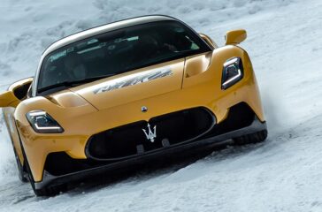 Maserati MC20 im Schneetest