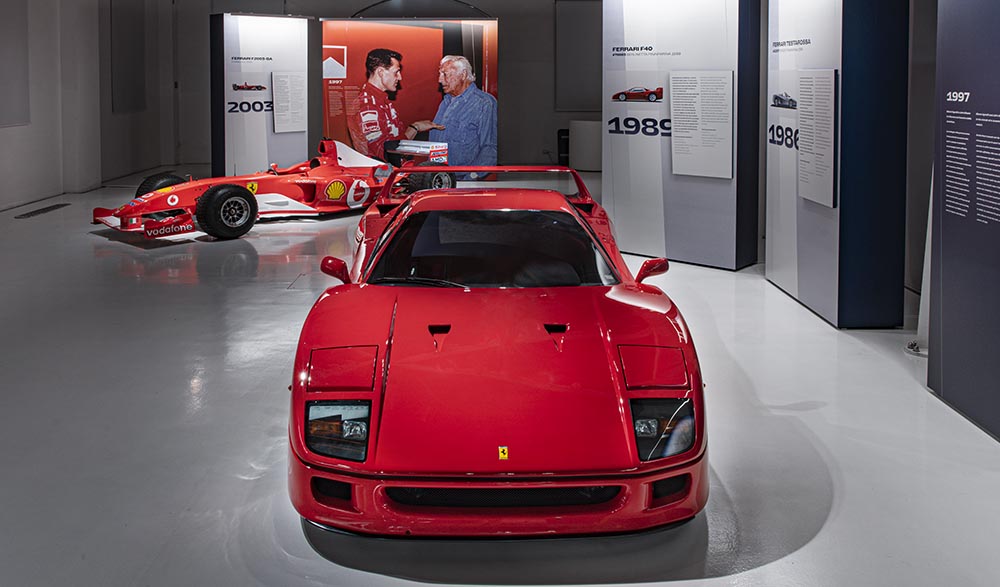 Ferrari F40.