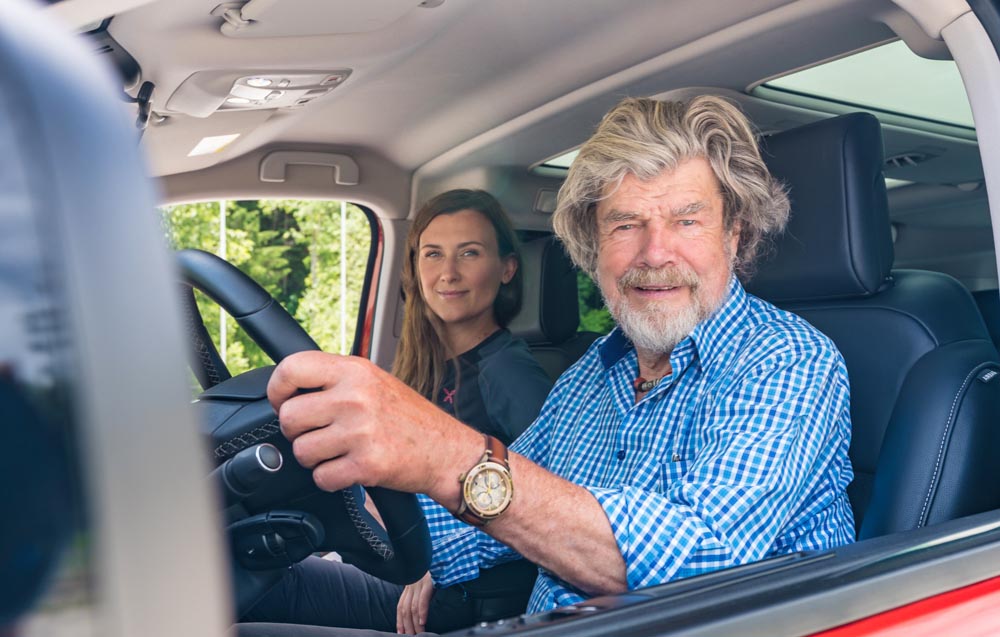 Der elektrische Vivaro ist leise: So werden die Tiere in den Bergen weniger gestört.