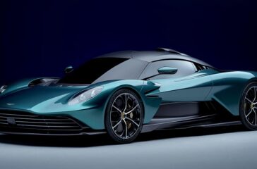 Nach dem Valkyrie stellt Aston Martin nun auch die Serienversion des Hypercars Valhalla vor