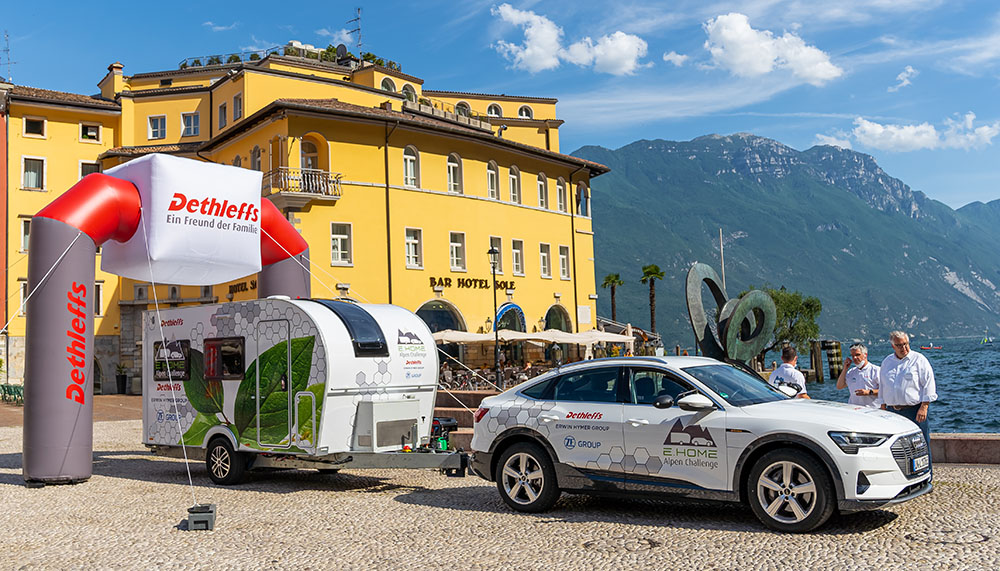 Geschafft: Das Gespann hat Riva am Gardasee erreicht.