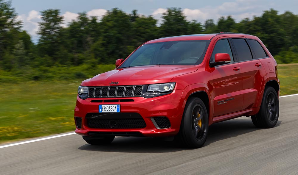 Der Jeep Grand Cherokee 6.2 V8 Trackhawk (2017) mit 6,2-Liter-V8 leistet 522 kW/710 PS.