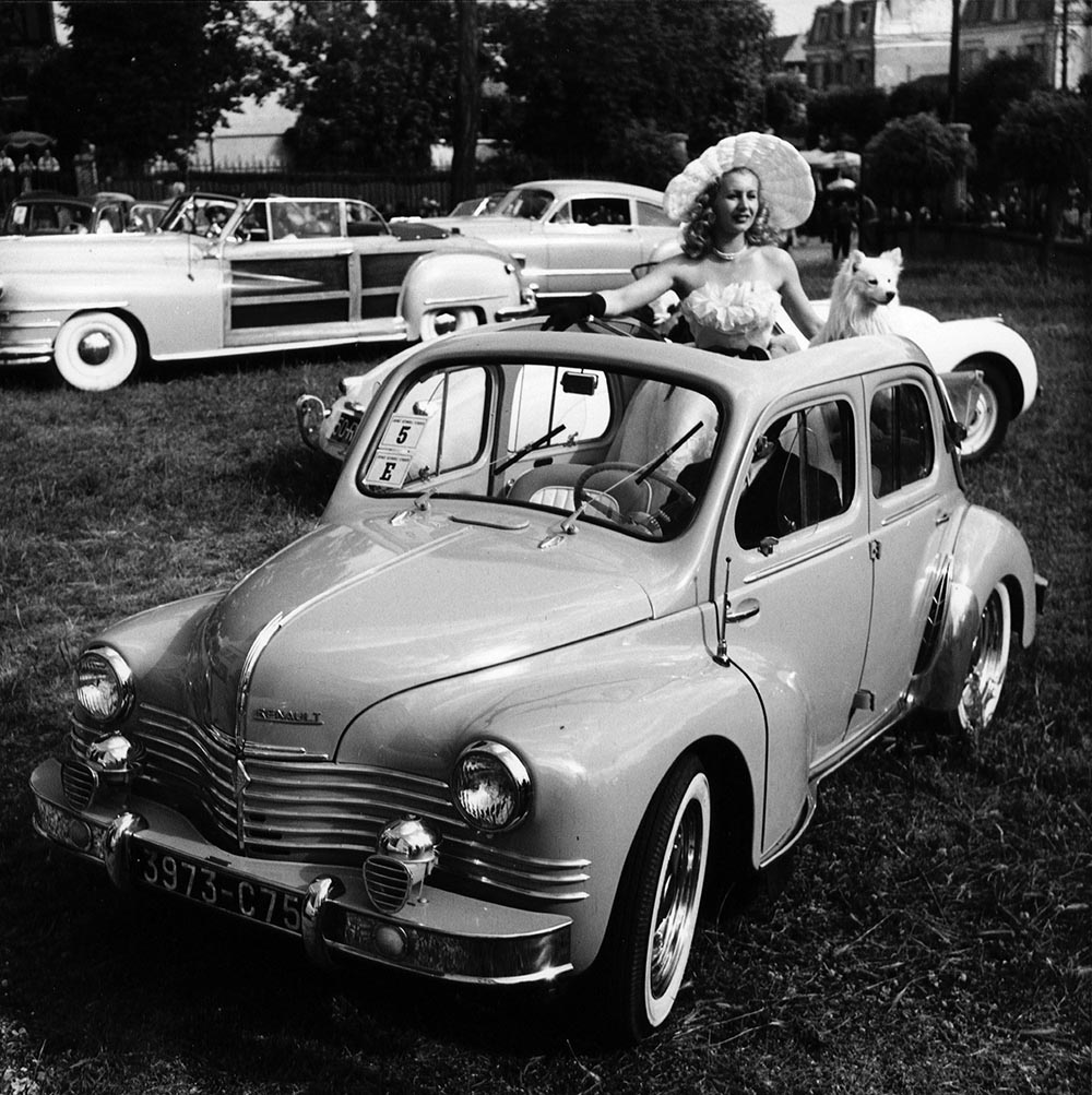 Als Cabrio-Limousine wurde der Renault 4 CV mit Lifestyle-Charme vermarktet.