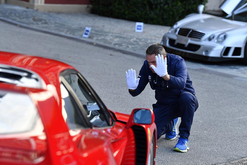 Die Autos werden penibel eingewiesen und mit Samthandschuhen angefasst.