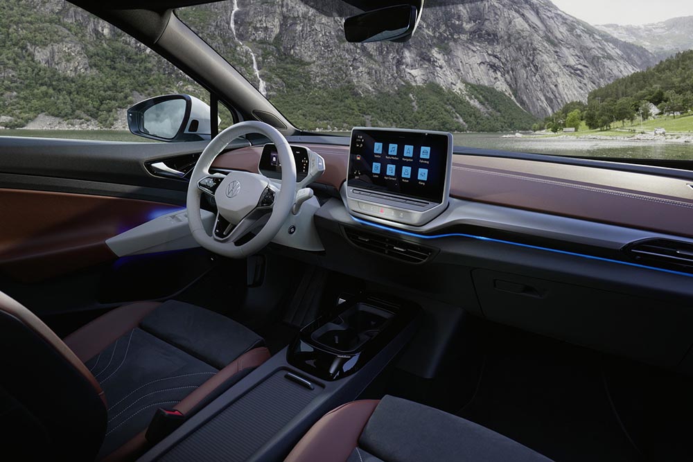 Das Cockpit ist nüchtern möbliert.