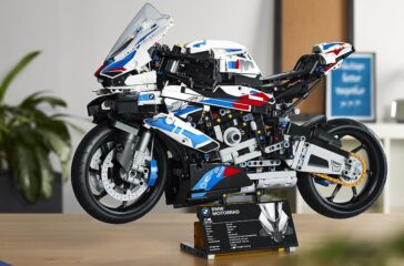 Die BMW M 1000 RR ist ab Januar 2022 als Lego-Modell im Maßstab 1:5 zu haben