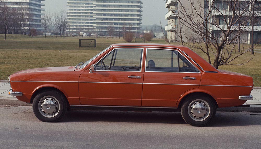 Das preiswerte Familienauto Audi 80 (B1) ließ im stilprägenden Design neuer Sachlichkeit die Konkurrenz alt aussehen.