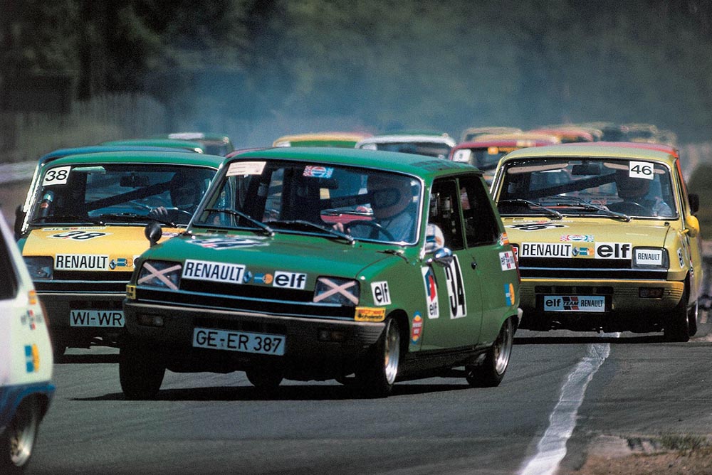 Im April 1974 startete die Motorsportserie Renault elf Pokal mit Renault 5.