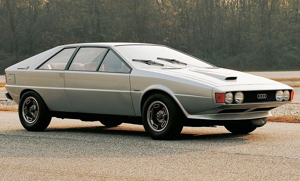 Schon sieben Jahre vor dem Audi Coupé (B2) zeigte 1973 die durch Giorgio Giugiaro gemeinsam mit dem Karosseriebauer Karmann realisierte Coupé-Studie Asso di Picche das sportliche Potential des Audi 80.