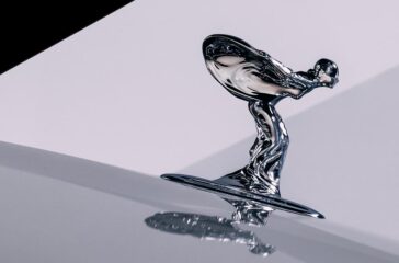 Die neue Rolls-Royce-Kühlerfigur ist windschnittiger gestaltet