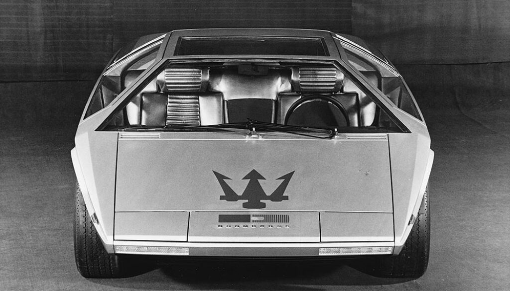 Auf dem Genfer Automobilsalon 1972 vorgestelltes 2-sitziges Coupé. Von Giugiaro (Italdesign) gebauter Prototyp auf dem Fahrgestell und der Mechanik des Bora-Chassis 081.