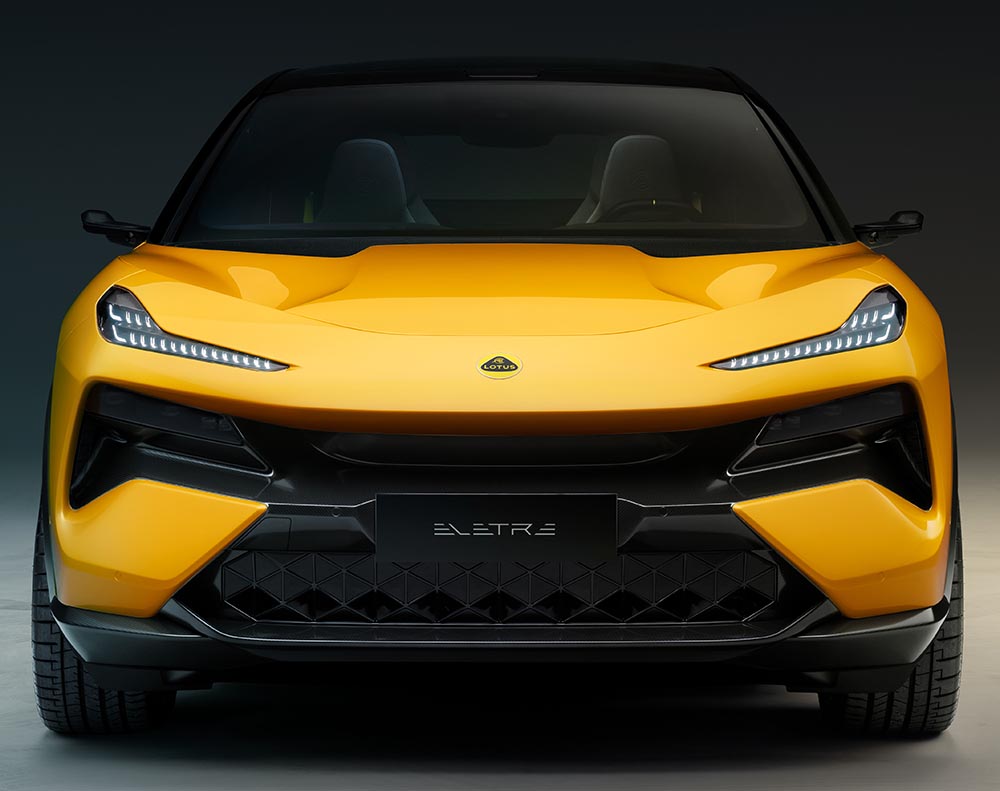 Dank LED-Lichttechnik reichen schlanke Scheinwerferschlitze.