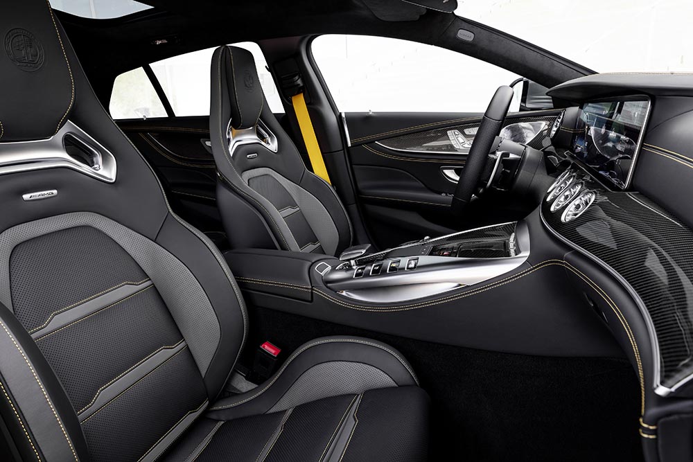 Auch für den sportlich eingerichteten Innenraum stehen neue Optionen zur Individualisierung zur Verfügung.