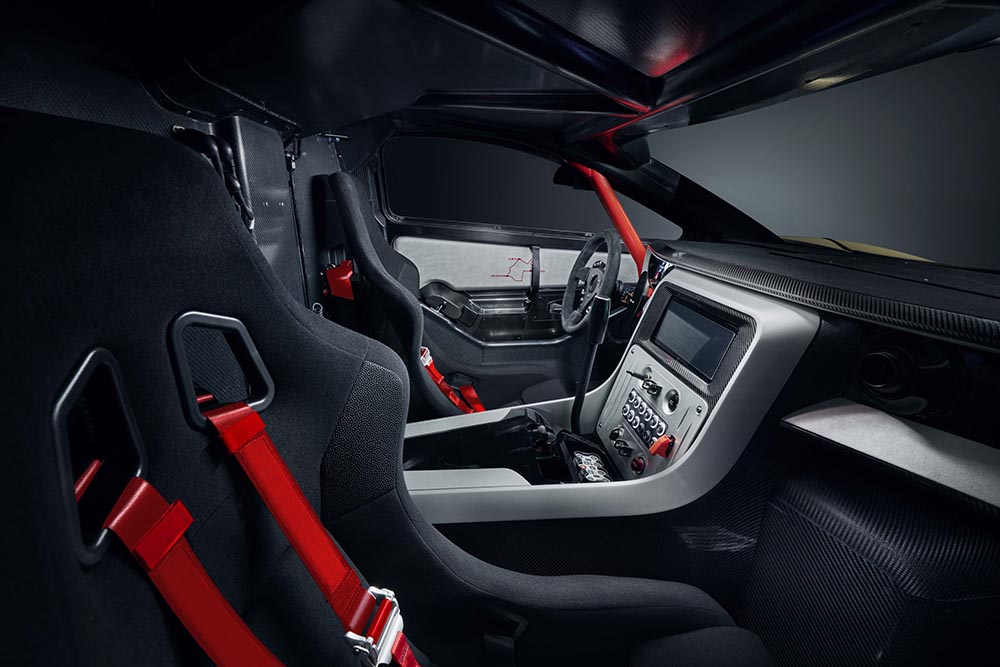 7Hunterinterior_1_.jpg
