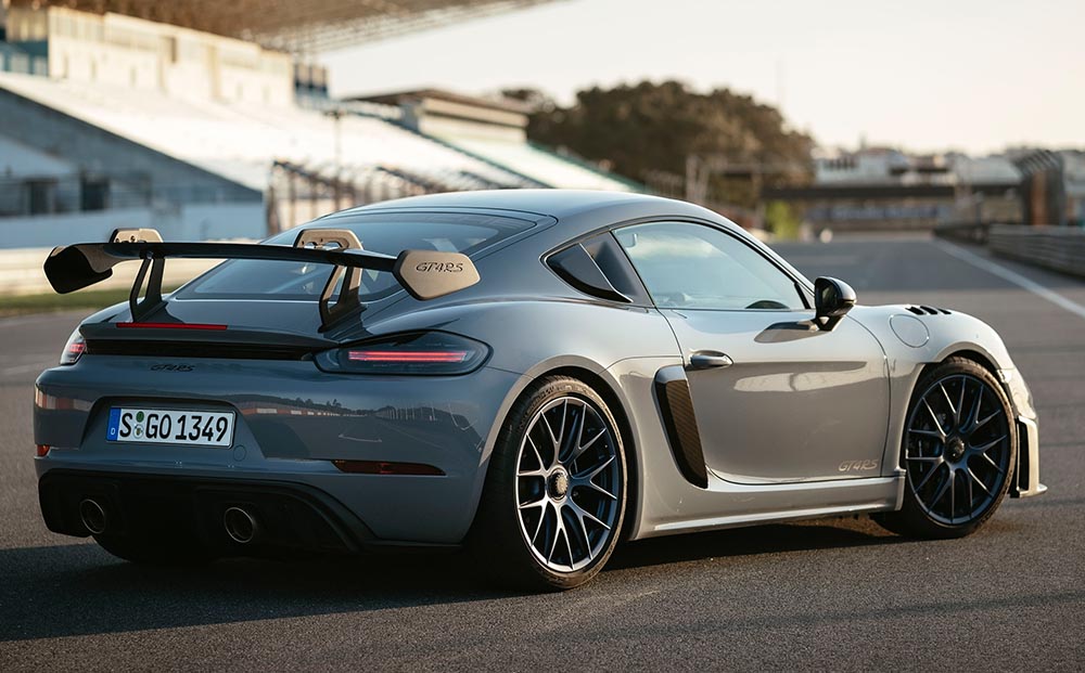 Dem Spiel mit dem Fahrtwind widmeten die Väter des Cayman GT4 RS viel Zeit und Mühe.