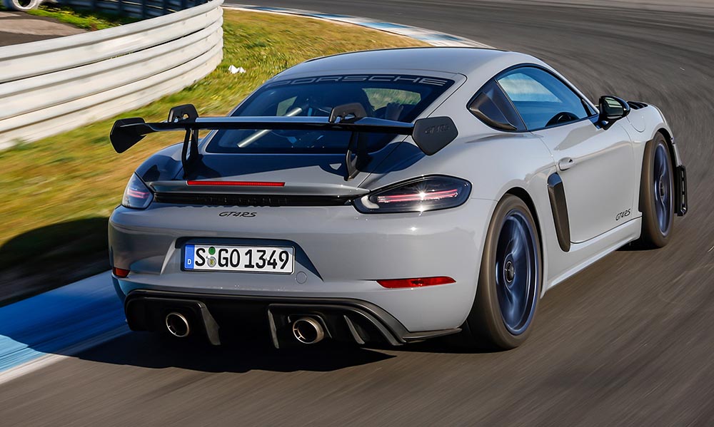  Atemberaubend wie erwartet auch der furiose Antritt, die Möglichkeit der Annäherung an die Haftgrenze der dicken Reifen.