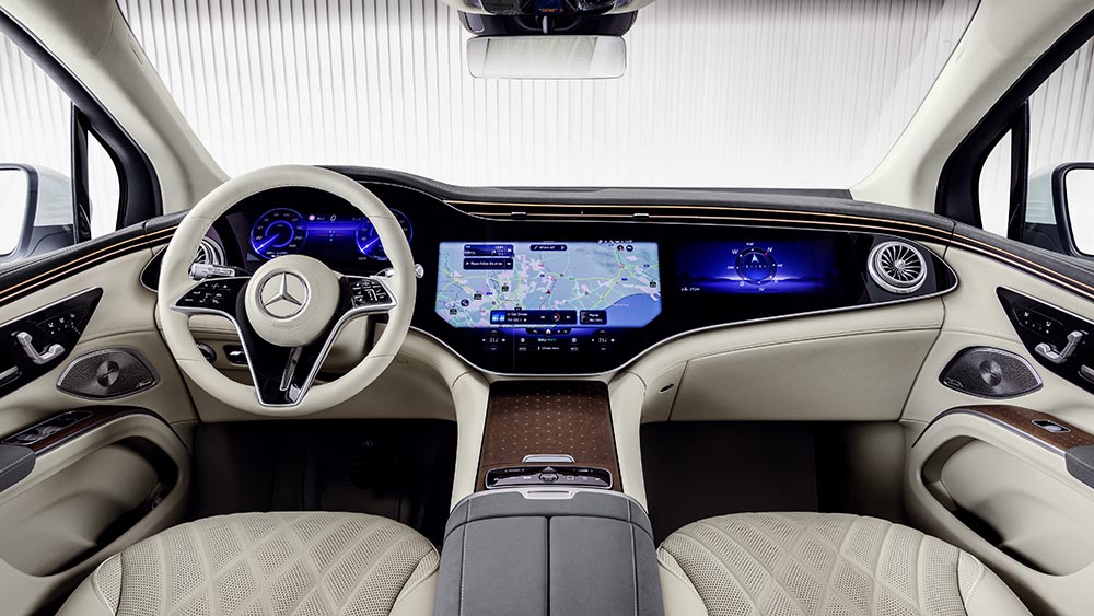 Im Interieur des EQS SUV zeigt sich ein gewohntes Bild. Das Cockpit wurde 1:1 von der Limousine übernommen.