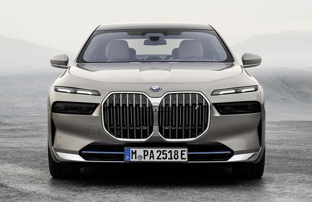Wer den neuen 7er mit reinen E-Antrieb will, muss mindestens CHF 169.900 (vor Abzug des BMW Swiss Bonus) investieren.