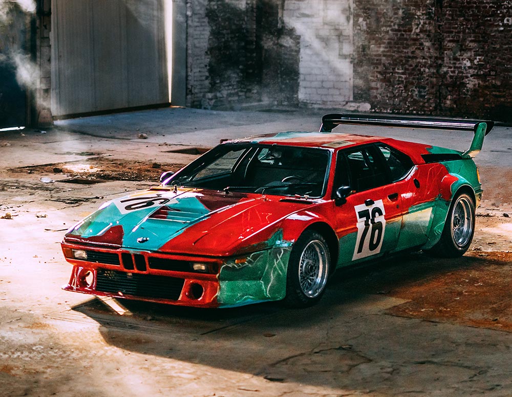 1979: US-Künstler Andy Warhol transformiert einen BMW M1 zum Art Car.