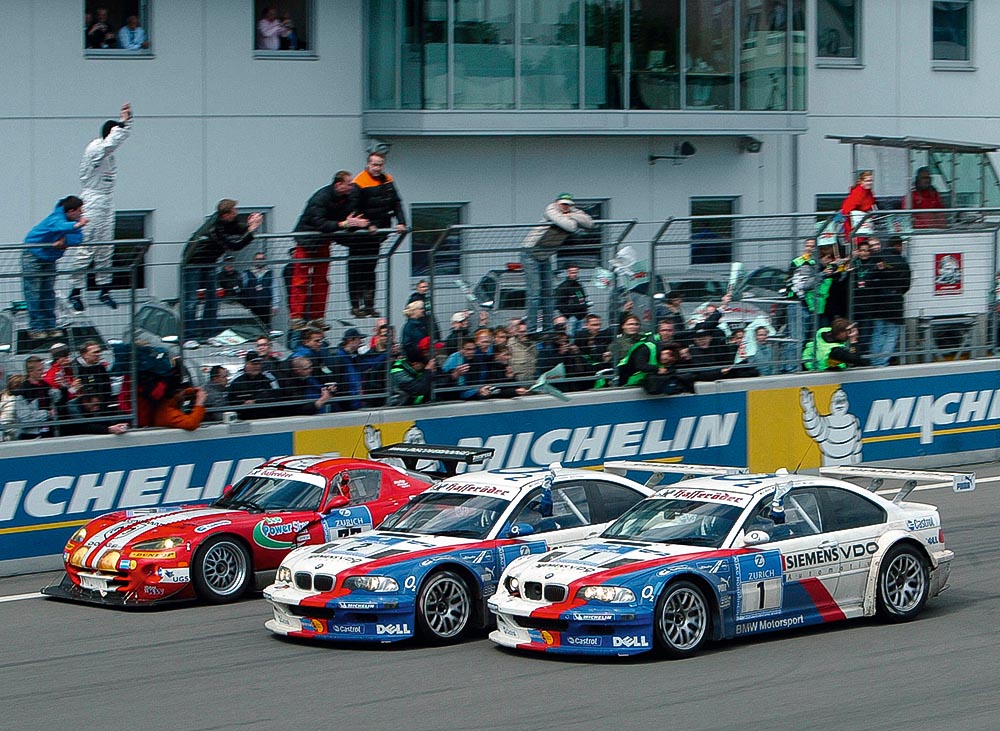 2005 erreicht BMW mit dem M3 E46 GTR einen Doppelsieg beim 24-Stunden-Rennen auf dem Nürburgring