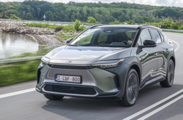 Toyota bringt sein erstes E-Auto auf die Straße