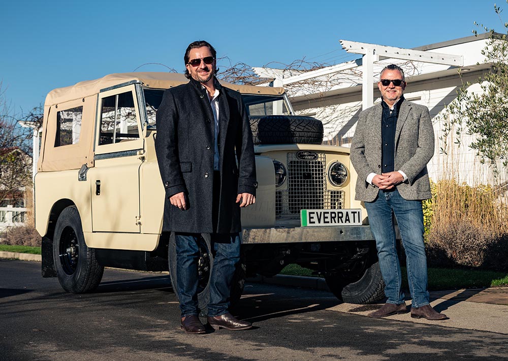 Die beiden Gründer verstehen sich als Petrolheads.