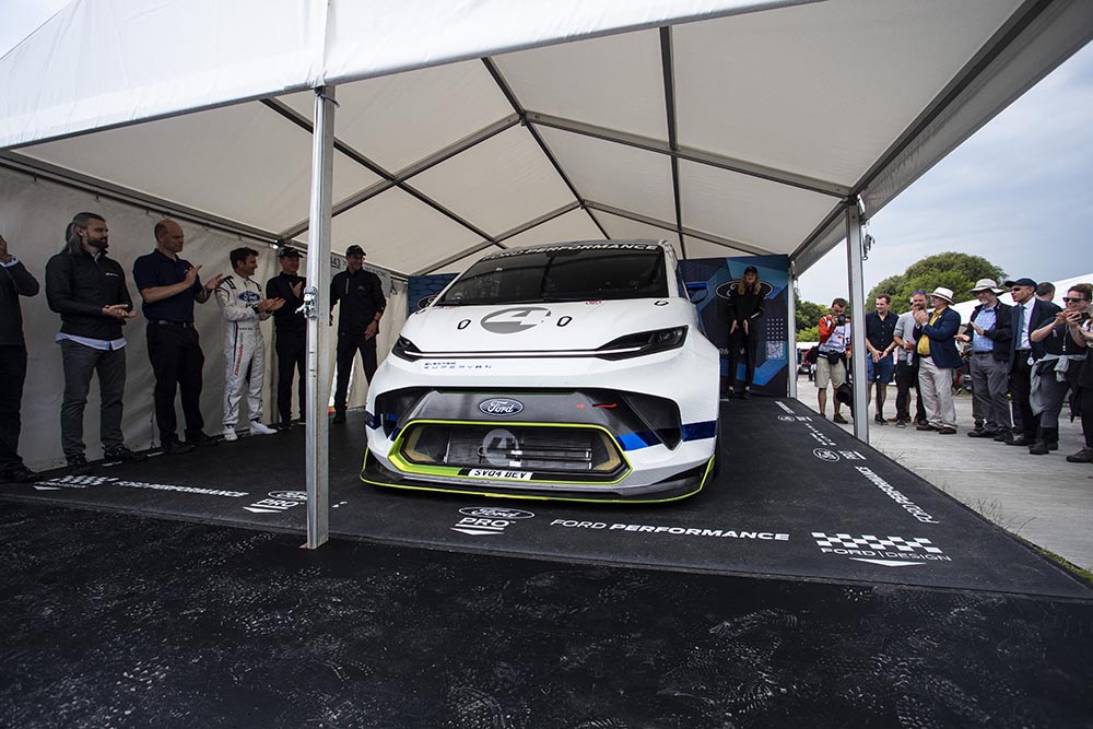 Bereits optisch kann der E-Van seine Sonderstellung überzeugend zum Ausdruck bringen.