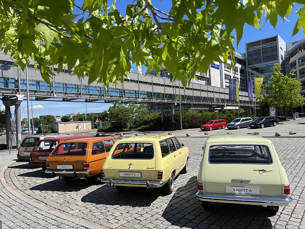 Opel Kadett und Astra Caravan Generationstreffen.