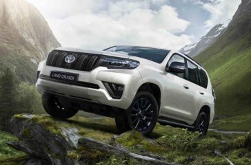 Die Topversion des Toyota Land Cruiser bietet zum Modelljahr 2023 noch mehr Schwarzakzente