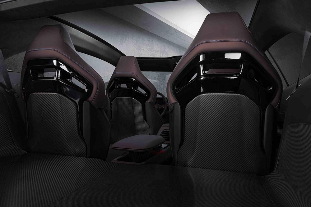 Dodge Charger Daytona SRT Concept seats are lightweight, race-in