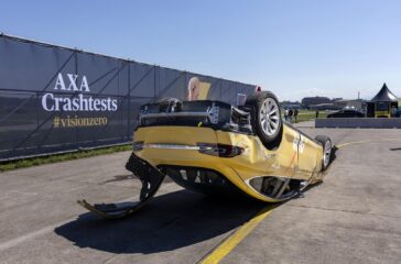 Mit einem gefakten Crash-Test befeuerte die Axa-Versicherung Sicherheitsbedenken gegenüber dem E-Auto. Foto: Axa