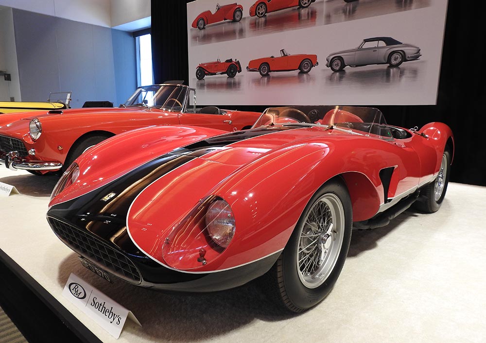 Der 1957 Ferrari 500 TRC Spider erzielte $7,815,000.