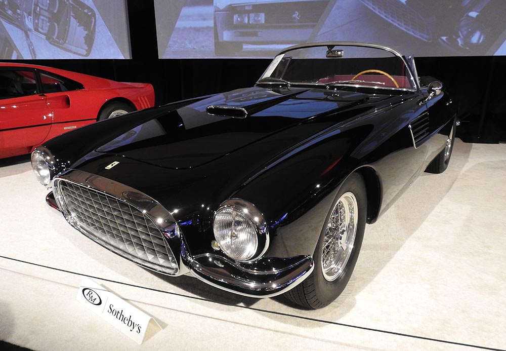 Der 1954 Ferrari 375 America Vignale Cabriolet erzielte $7,595,000.