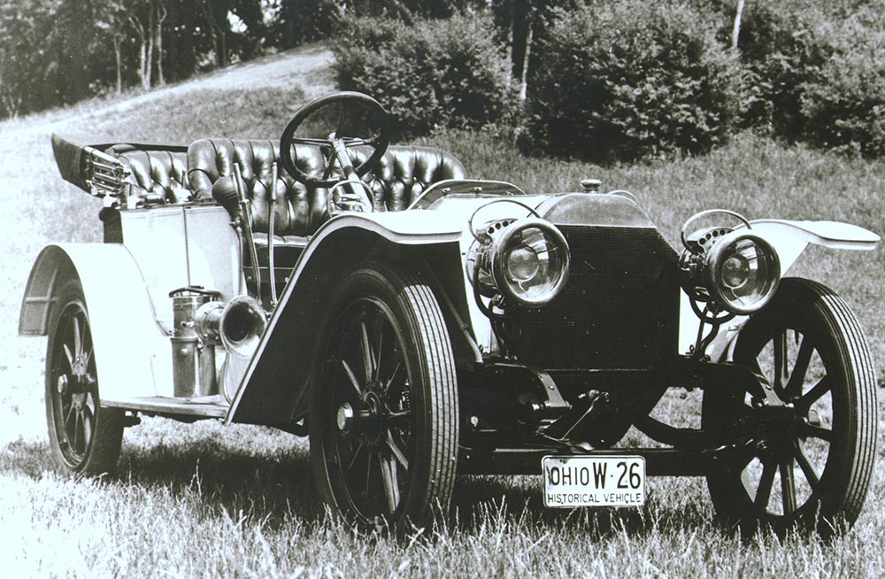 1909 debütierte der Lancia Beta als erster Technologieträger der drei Jahre zuvor in Turin gegründeten Marke mit dem Logo einer Lanze.