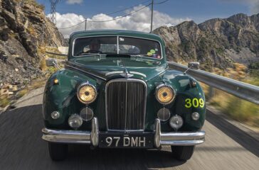 Mit diesem Fahrzeug wurde 1956 die Rallye Monte Carlo gewonnen, damals mit Ronnie Adams am Volant