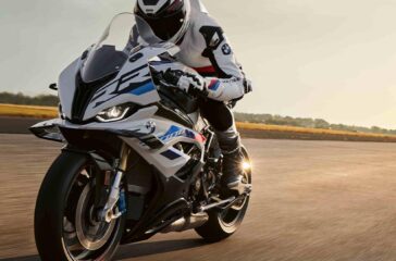 BMW hat die supersportliche S 1000 RR gründlich überarbeitet und in vielen relevanten Punkten verbessert