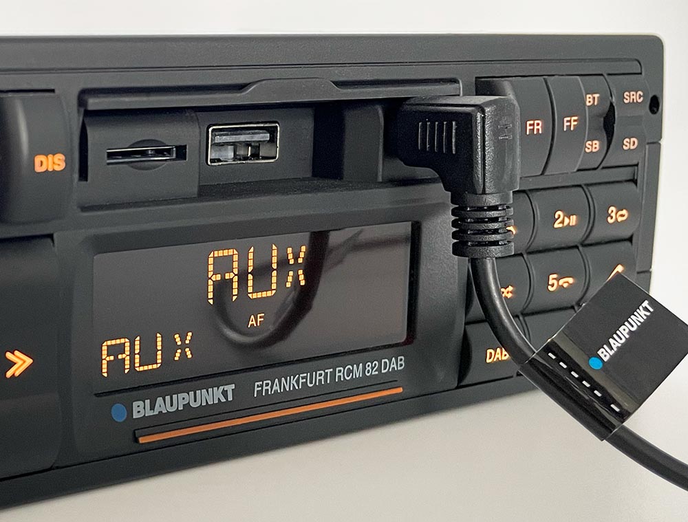 Blaupunkt-Radio Frankfurt 2.0 im Retrodesign mit Kassettenfach