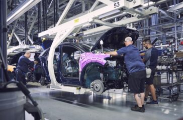 Die Pkw-Produktion läuft weltweit wieder hoch.