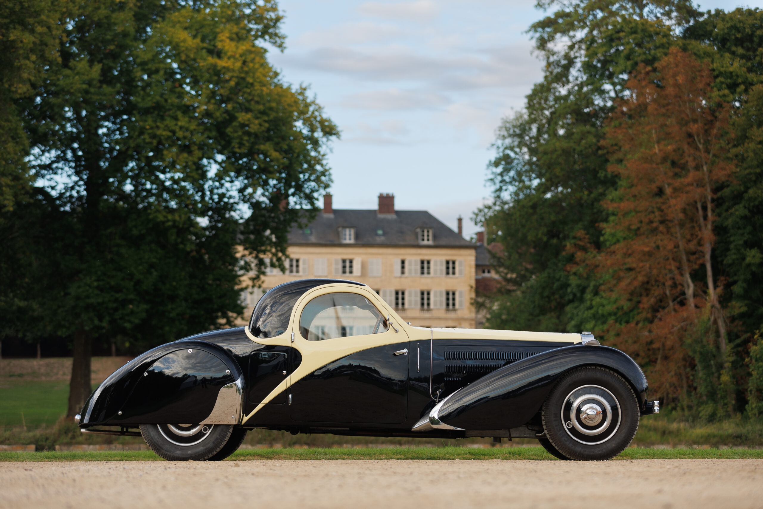 1936 Bugatti 57 Atalante.