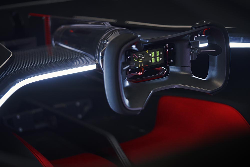 Das Cockpit des Ferrari Vision GT bietet ein rechteckiges Lenkrad mit Displayanzeige. 