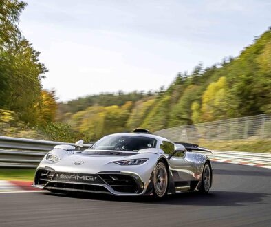 Der Mercedes-AMG ist nun offizieller Rekordhalter auf der Nordschleife in der Kategorie straßenzugelassener Serienfahrzeuge. Foto: Mercedes-Benz