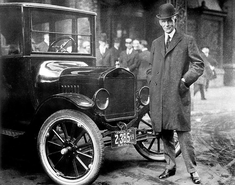 1903 (120 Jahre): Henry Ford gründet am 16. Juni in Dearborn sein bereits zweites Unternehmen, die Ford Motor Company, die zehn Jahre später mit der Fließbandfertigung beginnt und so die globale Automobilproduktion revolutioniert.