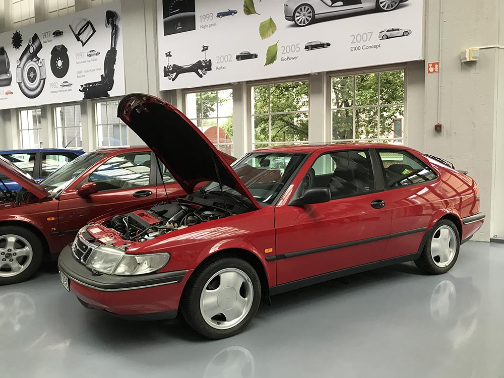 Als noch junge GM-Tochter brachte Saab 1993 den neuen 900 auf den Markt, der technisch auf dem Opel Vectra basierte.