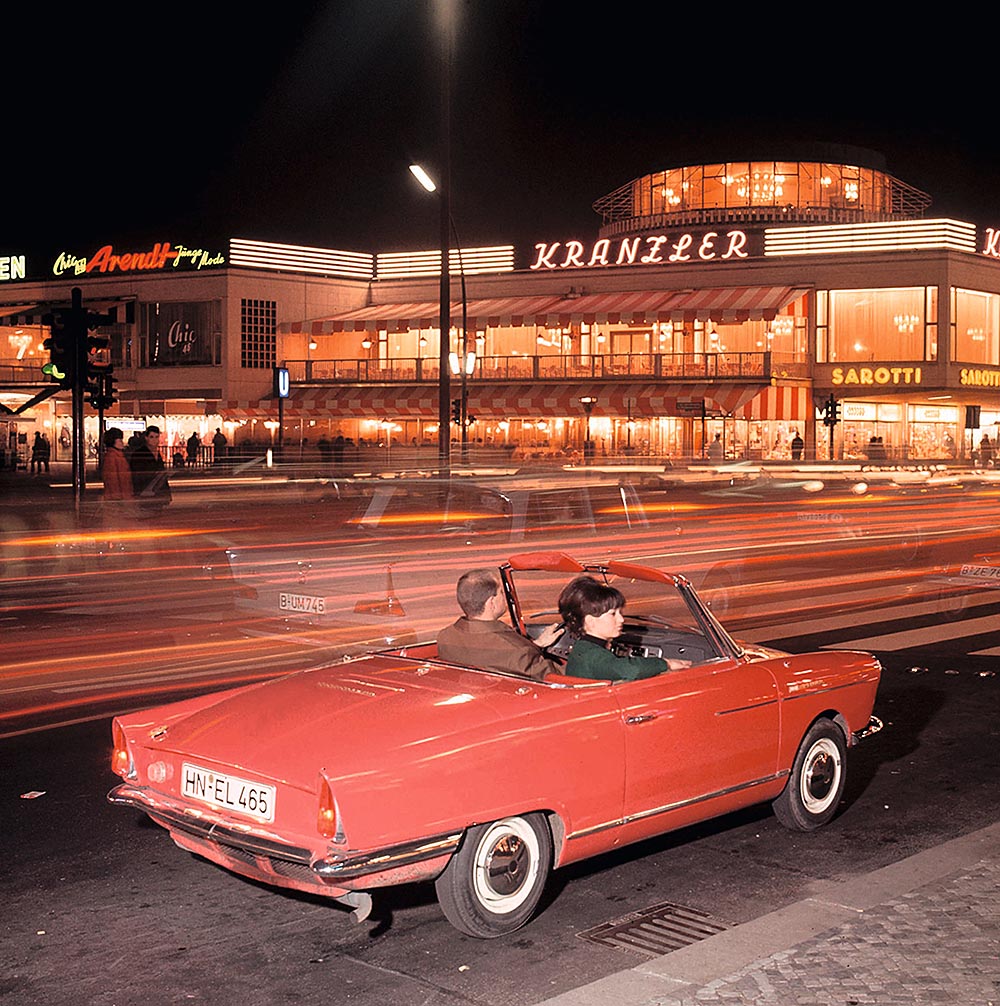 Der NSU Wankel-Spider wird 1963 als erstes Serienmodell mit Ein-Scheiben-Kreiskolben-Motor vorgestellt.